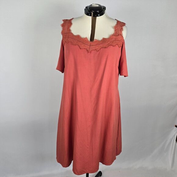 Bloomchic Dress Women's 1X Solid Contrast Lace Cold Shoulder Midi Coral NWT - Picture 10 of 10